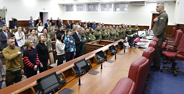 Віталій Кличко вручив нагороди військовослужбовцям, волонтерам і громадським діячам